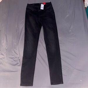 Black skinny jeans